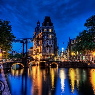 Amsterdam Night Tour (Group bar crawl)